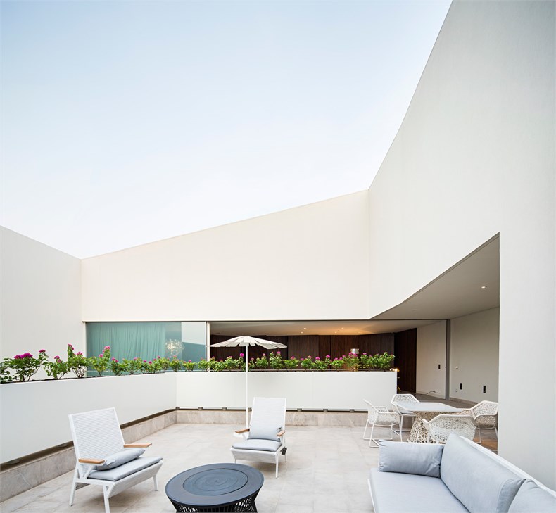 AGI_WALL_HOUSE_KUWAIT_PAN_081015_0077.jpg