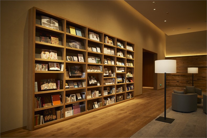 MUJI HOTEL SHENZHEN 无印良品酒店·深圳_3F 大堂 LIBRARY.jpg