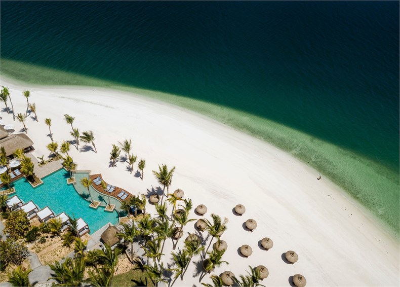 11 OO_LeSaintGéran_La_Pointe_Pool_Beach_Drone.jpg