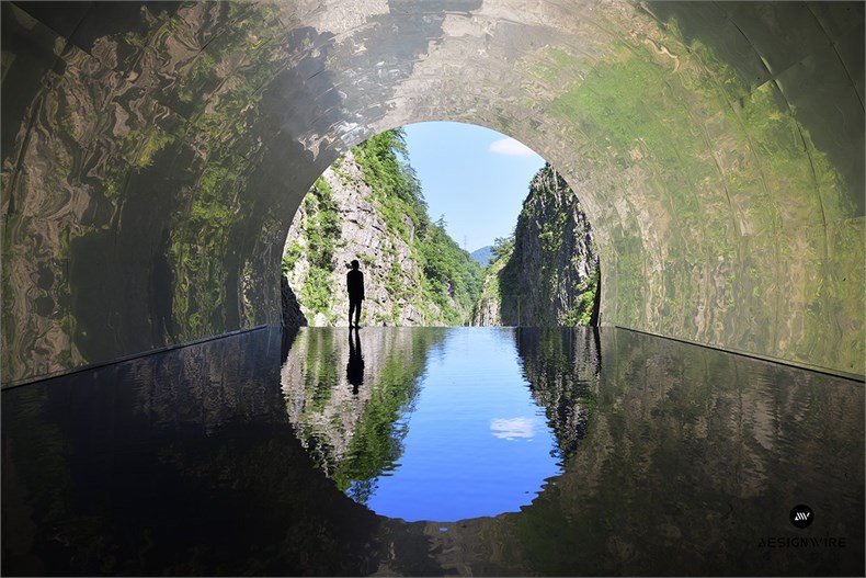18_MAD_Echigo Tsumari_Tunnel of Light_Live Cave_by Nacasa & Partners Inc..jpg