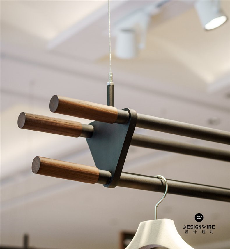 2F suspended hang rail inspired by stage mechanicals-2层衣杆的细节灵感来源于舞台机械吊杆.jpg