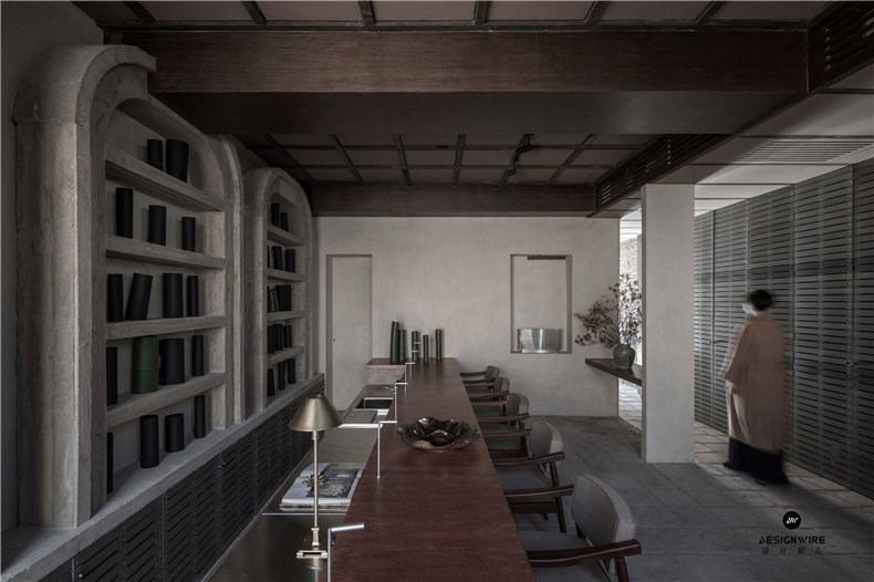 quad-house-ARCHISTRY-nolan-chao-12--first-floor-bar-counteron-the-east-side_corridor.jpg