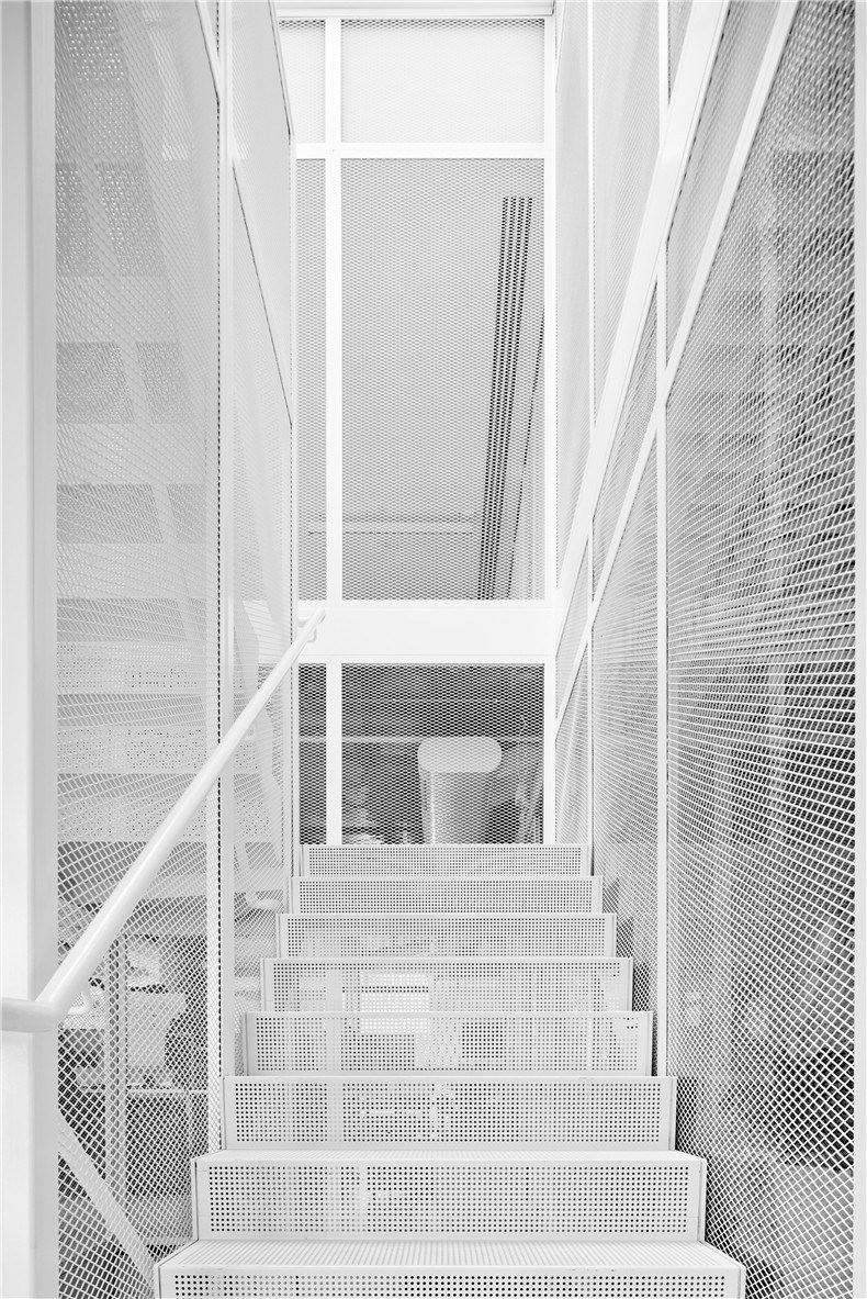 cobild-office-interiors-melbourne-australia-mim-design_dezeen_2364_col_21.jpg