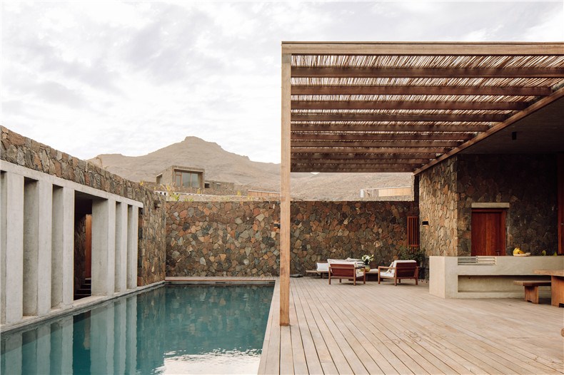 barefoot-luxury-hotel-interiors-cape-verde-polo-architects_dezeen_2364_col_2.jpg