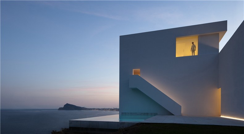 FRAN SILVESTRE ARQUITECTOS VALENCIA - HOUSE ON THE CLIFF -  IMG ARQUITECTURA - 05.jpg
