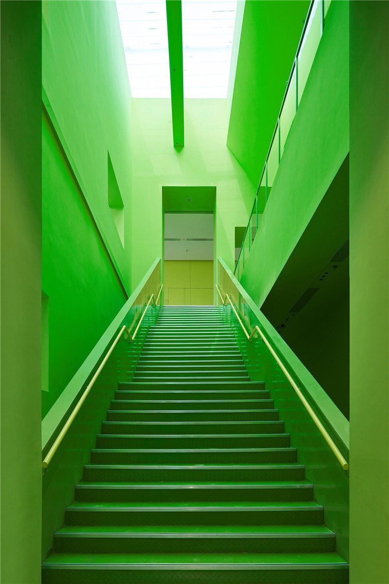 中环艺术馆-16-楼梯顶光与侧墙.jpg
