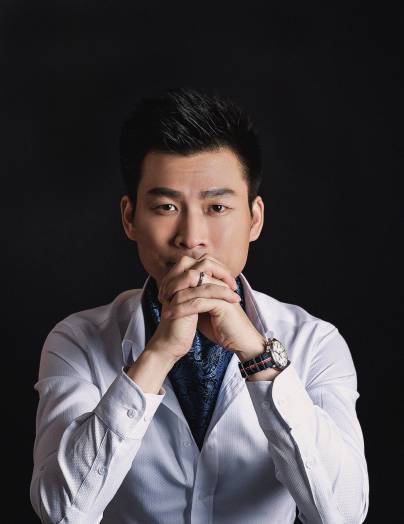 设计师侯胤杰Nathan Hou形象照(1).jpg