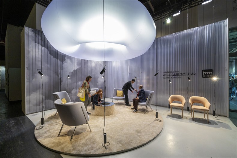 Installation Circle by STUDIO DESSi Welcome to Stay ,Halle 4.2.jpg