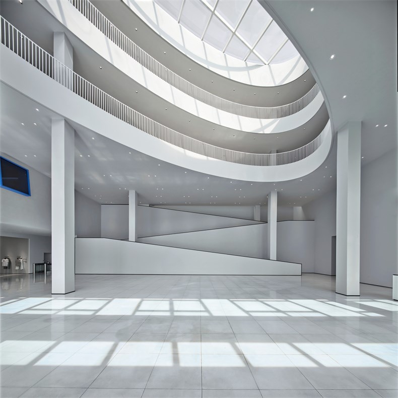 28 Office-Lobby--Brloote-Headquarter---Greater-Dog-Architects.jpg