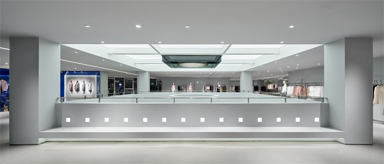 37 2F-Display-area-of-Retail-Brloote-Headquarter-Greater-Dog-Architects.jpg