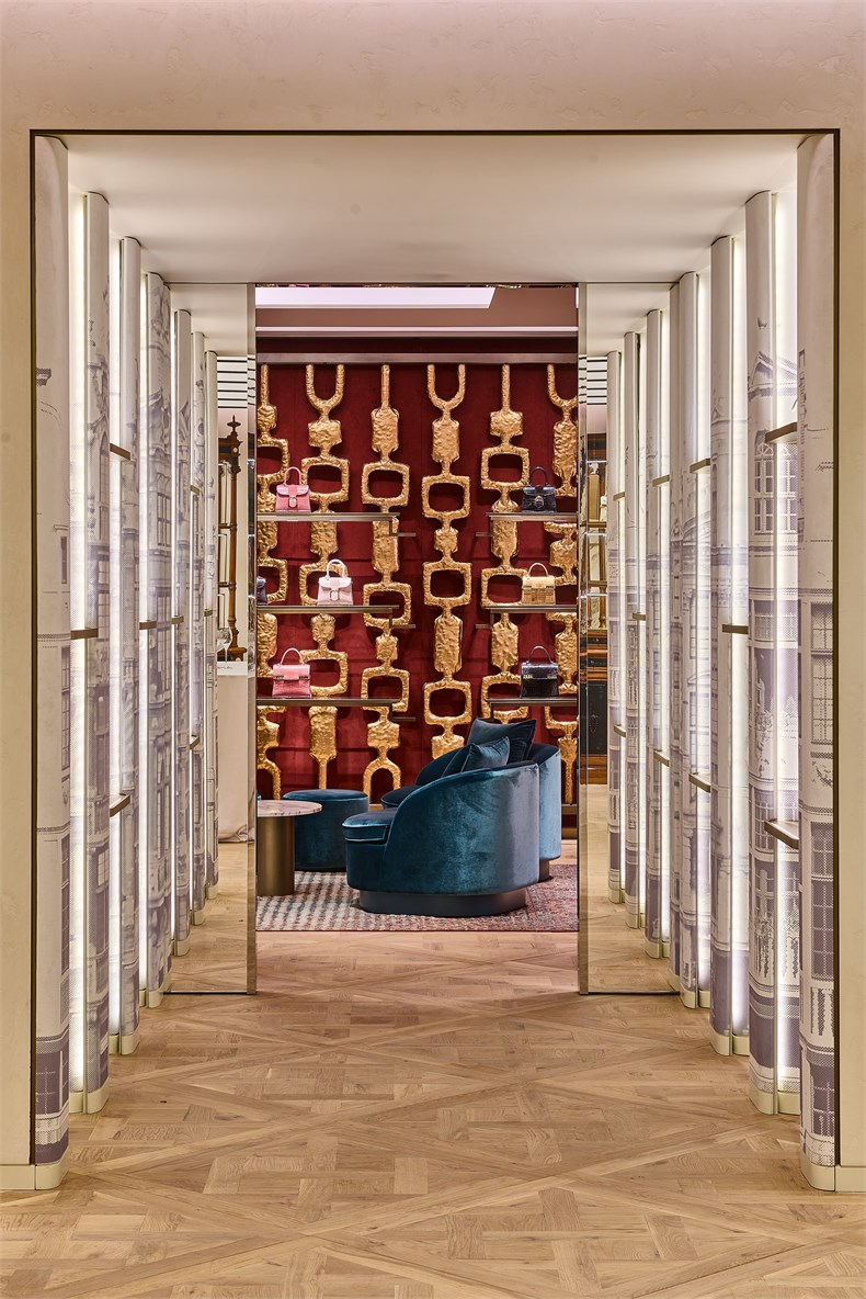 Delvaux WFC Flagship Store - Brass-Plated Metal Folding Screen in VIC Room.jpg