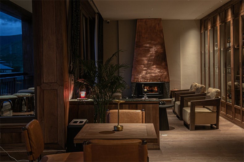 12 酒吧空间，Bar area ©扎西培楚-min.jpg
